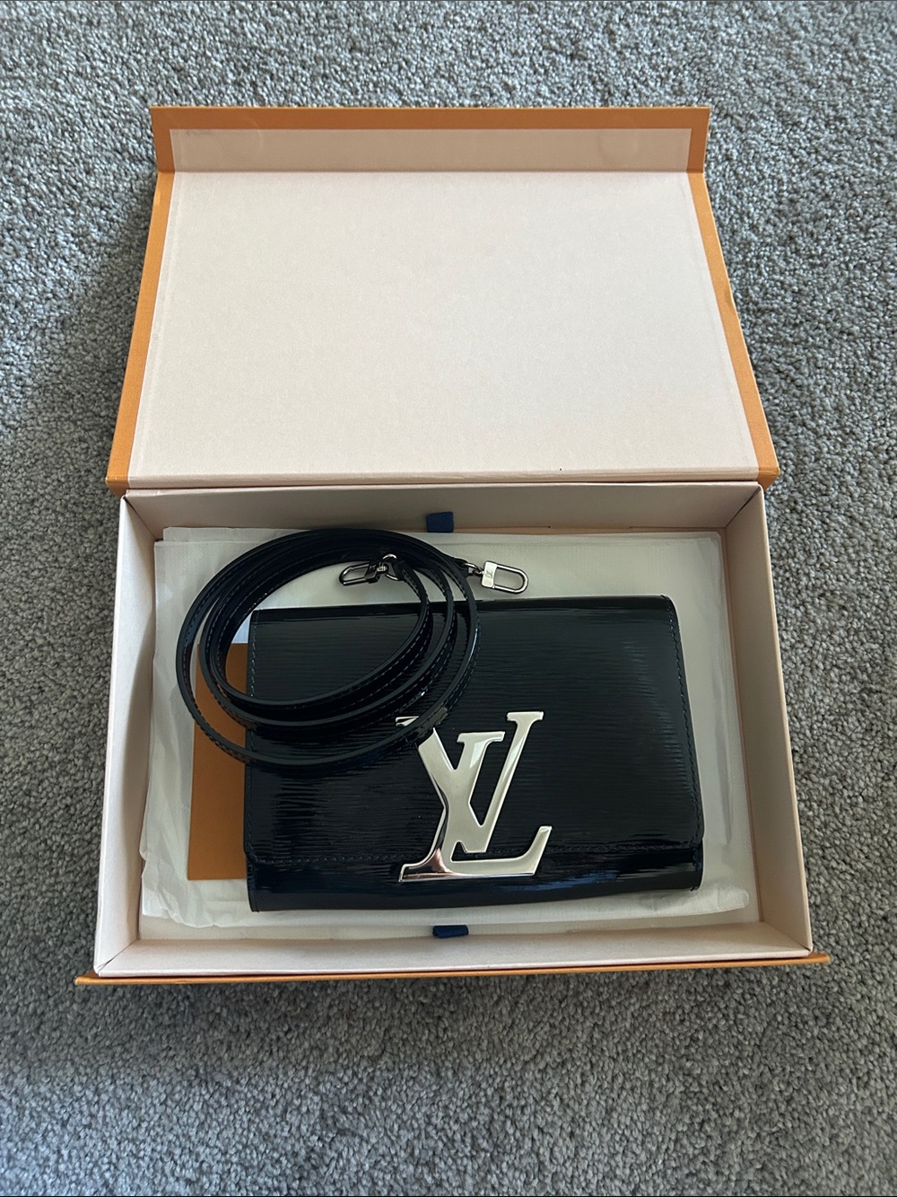 Vintage LV epi leather pochette